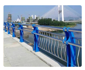 Barrières <span class=keywords><strong>de</strong></span> pont en acier inoxydable, poteaux <span class=keywords><strong>de</strong></span> garde-corps <span class=keywords><strong>de</strong></span> pont composites à vendre - Product Image 4