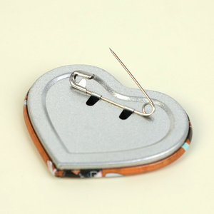 Pin Tombol Hati Berkilau Kustom Produsen, Pin Tombol Anime - Product Image 3