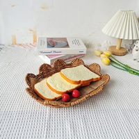 Plateau à fruits pliable minimaliste à un seul niveau en rotin HN Polygon avec bord ondulé, pour les en-cas et les noix