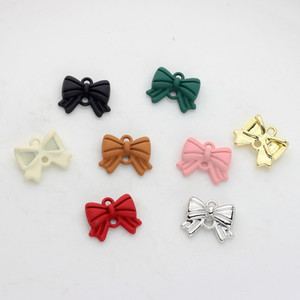 Vente chaude en alliage de zinc Bowknot Pendentifs 8 Couleurs Flatback Bow Dangle Charms pour la fabrication de bijoux à bricoler soi-même <span class=keywords><strong>Scrapbooking</strong></span> Artisanat - Product Image 2