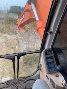 Excavatrice DOOSAN DH225 d'occasion, modèle 2022, moteur Cummins, capacité de 22,5 tonnes, moteur principal, boîte de vitesses, pompe, bonne efficacité, prix bas - Product Image 4