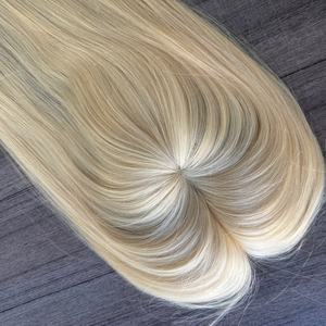 Topper per capelli con base in mono a nastro adesivo 2.5x6" Biondo 100% Capelli Umani Senza Clip Senza Metallo Adesivo Ipoallergenico per Cuoio Capelluto Sensibile - Product Image 4