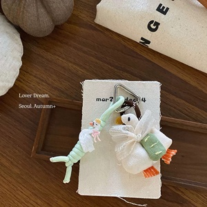 Colgante de Peluche Suave Estilo Coreano con Diseño de Hongo, Forma 3D, para Bolsos de Niñas, Llavero de Moda Infantil con Cierre Metálico Plateado - Product Image 5