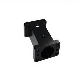 Soporte de Montaje de Aluminio Mecanizado por CNC con Orificio Cuadrado y Orificios para Tornillos para Aplicaciones de Fresado - Product Image 5