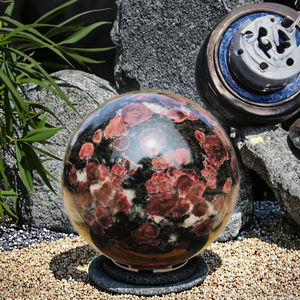 Sphère d'astrophyllite grenat rouge à succès, boule de cristal naturelle pour la décoration et la guérison - Product Image 3