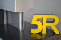 Máquina CNC Automática B100 para Letras de Canal de Aluminio Plano de 0.6mm y Señalización de Logotipos 3D con Soporte para CorelDRAW/AI