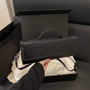 Sac fourre-tout décontracté de luxe à longue poignée, design tendance, sophistiqué et simple, en cuir PU uni et polyvalent, à porter à l'épaule ou au dos - Product Image 3