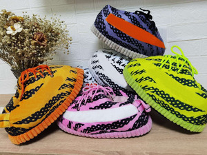 Chaussures en peluche pour enfants et adultes, pantoufles d'intérieur chaudes d'hiver de haute qualité, personnalisées directement à l'usine - Product Image 5