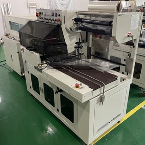 เครื่องห่อฟิล์มพลาสติกแบบกึ่งอัตโนมัติพร้อม PLC และมอเตอร์ สำหรับบรรจุภัณฑ์อาหาร เครื่องดื่ม สินค้าอุปโภคบริโภค และสารเคมี - Product Image 3