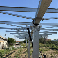 Système de suivi solaire à axe unique 2P avec supports de montage et contrôleur de pilotage pour projets au sol à grande échelle