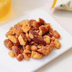 Chayan Crispy Pretzel Pieces al gusto ricco di formaggio, snack cotto al forno, 1 confezione individuale da asporto (34,5 g ciascuno) - Product Image 2