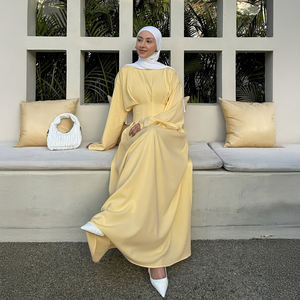 Conjunto Abaya Amarillo Mantequilla con Lazos en la Espalda, Manga Larga, Corte Holgado, Mangas Anchas Acampanadas, Diseño Liso, 100% Poliéster Transpirable - Product Image 1