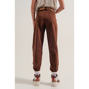 Jeans de Cintura Alta con Pliegues Delanteros en Color Marrón - Product Image 4