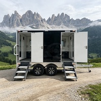 Remorque Sanitaire Mobile de Luxe à 2 Cabines, à Double Essieu, avec Miroir LED et Lavabo, pour Mariages, Festivals et Événements Extérieurs