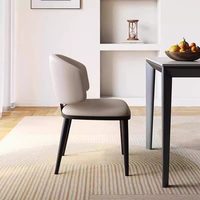 Chaise de salle à manger minimaliste moderne pour la maison et l'hôtel Revêtement en cuir PU Pieds en métal Design ergonomique Confortable et durable
