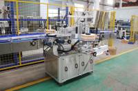Machine d'étiquetage automatique complète pour bouteilles rondes et plates en PET et en verre