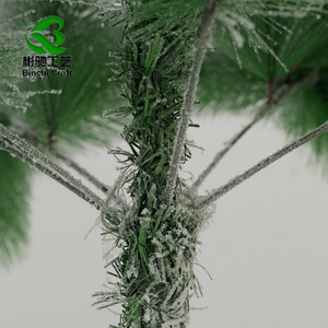 Nhỏ PE Không Thấm Nước Trong Nhà Cây Giáng Sinh Với Tuyết Rơi Phong Cách Chi Nhánh Và Thông Cones Vòng Cơ Sở - Product Image 4