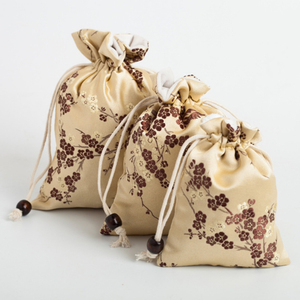 Bolsas de tela pequeñas personalizadas al por mayor, accesorios de joyería de tela, bolsitas para pulseras, embalaje de regalo y promociones - Product Image 6