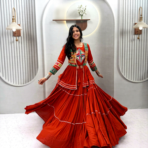 Conjunto Indio-Pakistaní con Bordado Naranja, Blusa de Manga Larga, Vestido con Dupatta Plisada, para Festivales y Bodas - Product Image 1