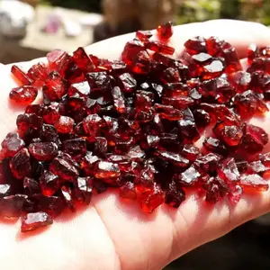 Garrafa vermelha natural do cascalho cristal garnet pedra cru 5 mm preço