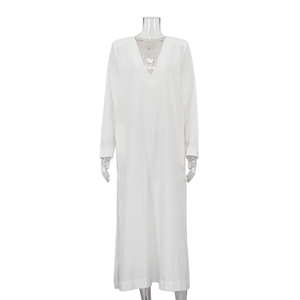 <span class=keywords><strong>Abito</strong></span> <span class=keywords><strong>Lungo</strong></span> Estivo da Donna in Cotone Bianco <span class=keywords><strong>con</strong></span> Spalline Imbottite, Scollo a V <span class=keywords><strong>Profondo</strong></span>, <span class=keywords><strong>Spacco</strong></span> Alto e Maniche Lunghe, <span class=keywords><strong>con</strong></span> Tasche - Vendita all'Ingrosso - Product Image 3