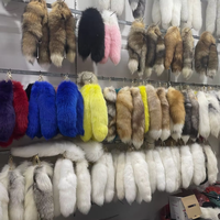 Vente en gros de porte-clés décoratifs de haute qualité de la marque Libi, style streetwear, grande queue de renard moelleuse, personnalisable, quatre saisons