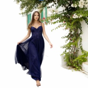 فستان سهرة أنيق بتصميم بدون حمالات مزين بالخرز، قماش شيفون فاخر منسدل، فستان حفلات راقٍ للمناسبات - Product Image 2