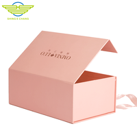 Boîte cadeau de luxe rose carrée en carton ondulé avec ruban, fermeture magnétique, style livre