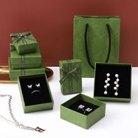 Caja de Joyería de Cartón Ecológico con Forro de Esponja Verde para Collares, Pendientes, Anillos de Compromiso, Pulseras, Exhibición de Regalos