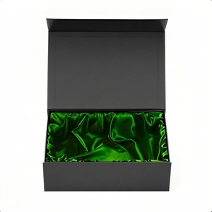 Boîte cadeau de luxe en <span class=keywords><strong>carton</strong></span> kraft avec insert en satin noir magnétique, doublure personnalisée avec logo et intérieur en satin. - Product Image 1