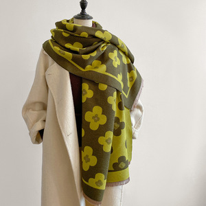 Nouvelle écharpe imprimée florale polyvalente pour l'automne et l'hiver Version coréenne du châle de la fille avec <span class=keywords><strong>cache</strong></span>-<span class=keywords><strong>cou</strong></span> épaissi. - Product Image 2