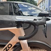 Vélo de route aérodynamique léger 7,9 kg KOZO2 en fibre de carbone avec dérailleur électronique Wheeltop, 24 vitesses, jeu de roues de course