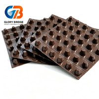 Planche de drainage ondulée en HDPE marron pour surface en gravier, 30 mètres de long, personnalisable pour l'aménagement paysager, la construction de barrages, les jardins et les parcs