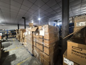 純正新品 P19833-B21 3.2TB NVMe Gen4 内部サーバー用 新品 メタル製 メインストリームパフォーマンス ミックスユース SFF SC U.3 PE8030 SSD - Product Image 4