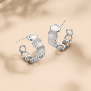 Pendientes de Moda con Diseño de Brazalete, Acero Inoxidable 316L, Baño de Oro PVD, Joyería Sostenible y Resistente para Mujeres y Hombres - Product Image 3