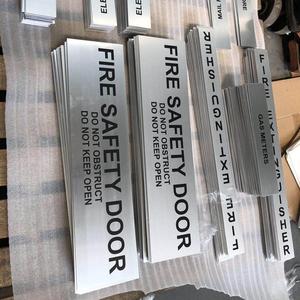 Tùy chỉnh độ bóng cao chải đóng dấu khắc Kim Loại nameplates/Thẻ Tên thép không gỉ/Nhôm các nhà sản xuất khắc - Product Image 2