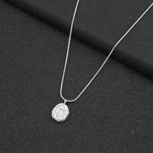 Nouveau produit, collier à pendentif irrégulier au design simple vintage, acier titane plaqué argent, colliers pour femmes, bijoux en gros - Product Image 3
