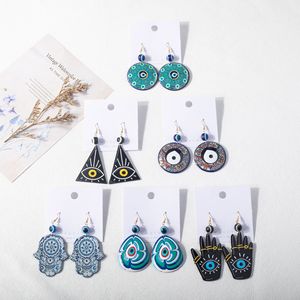 Boucles d'oreilles pendantes géométriques en acrylique bleu œil, motif main de Fatima, bijoux fantaisie pour femme, boucles d'oreilles tendance, accessoire mode - Product Image 1