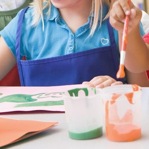 Delantal desechable para niños Tela no tejida Colores brillantes Impermeable Transpirable para uso en exteriores - Product Image 4