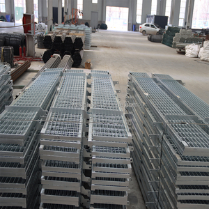 Rejilla de Acero al Carbono Moderna, Resistente al Agua y Duradera, Rejilla Metálica Galvanizada para Caminos y Pasillos Exteriores, Construcción Metálica Inoxidable - Product Image 4