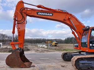 DX340LC-9C Doosan d'occasion de haute qualité 34 tonnes grande pelle hydraulique sur chenilles pelle godet équipement d'occasion bon - Product Image 6