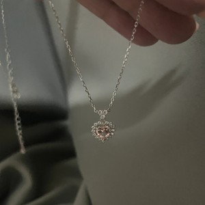 Collier en argent 925 avec moissanite rose clair et pierre de Morgan, pendentif luxueux pour le style de vie quotidien et socialisé des femmes - Product Image 1