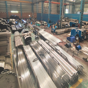 Tubo soldado de acero inoxidable Premium 904L Certificado ASTM 420/430 Pulido para uso industrial Cumple con los estándares JIS y EN - Product Image 3