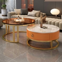 Table basse en pierre orange avec structure métallique, style luxe léger, moderne et minimaliste, meuble de salon avec espace de rangement pour petites maisons