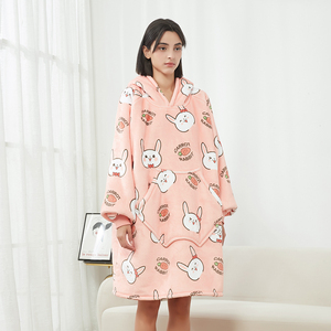 <span class=keywords><strong>Lapin</strong></span> de dessin animé personnalisé <span class=keywords><strong>hiver</strong></span> chaud flanelle polaire portable surdimensionné à capuche couverture cadeaux - Product Image 2