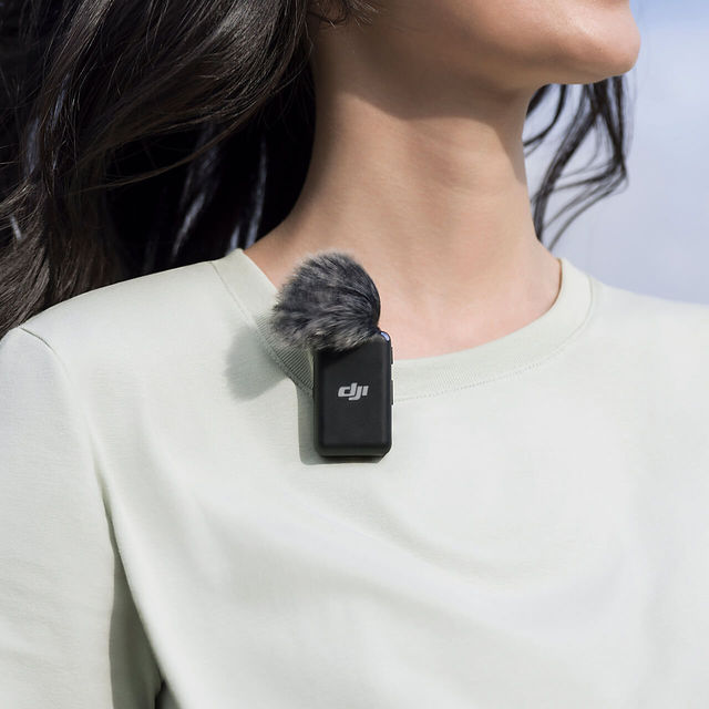 Mic Wireless Microphone (1 Transmitter + 1 Receiver) Ultra-Clear Audio Plug-and-Play Camera/Phone/Vlog Noise-Canceling Portable