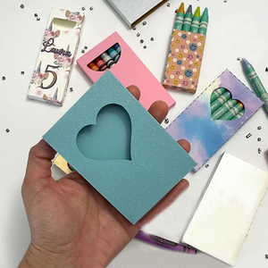 Cajas de Cartón Corrugado Premium Personalizables, Caja de Regalo para Crayones y Bolígrafos para Niños con Laminado Mate y Grabado en Relieve Tipo Carpeta - Product Image 4