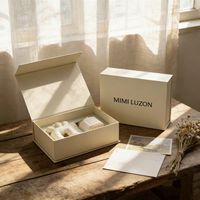 Boîte cadeau magnétique personnalisée en matériaux recyclés avec doublure en éponge pour crème pour le visage, crème pour les yeux, rangement cosmétique de luxe, boîte rigide à couvercle rabattable personnalisée
