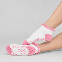 Chaussettes de Pilates en silicone à volants antidérapantes pour la cheville, avec logo personnalisé, blanc et rose, directement de l'usine