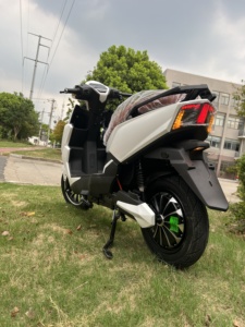 สกู๊ตเตอร์เคลื่อนที่ระยะไกลราคาต่ํารถยนต์ไฟฟ้า 3kw Ckd <span class=keywords><strong>Super</strong></span> Battery 2 ล้อรถจักรยานยนต์ไฟฟ้ามอเตอร์คู่ - Product Image 3